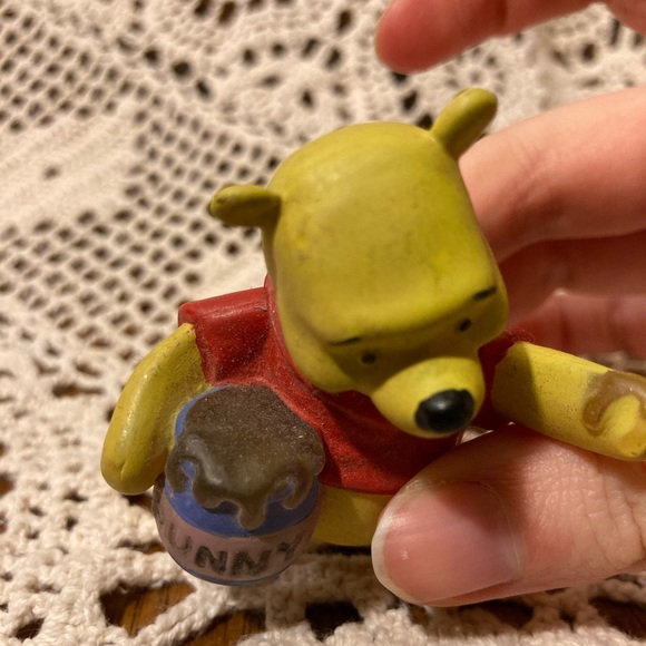 Winnie the Pooh - Plastic Hollow Toy Figure - Picture 8 of 11